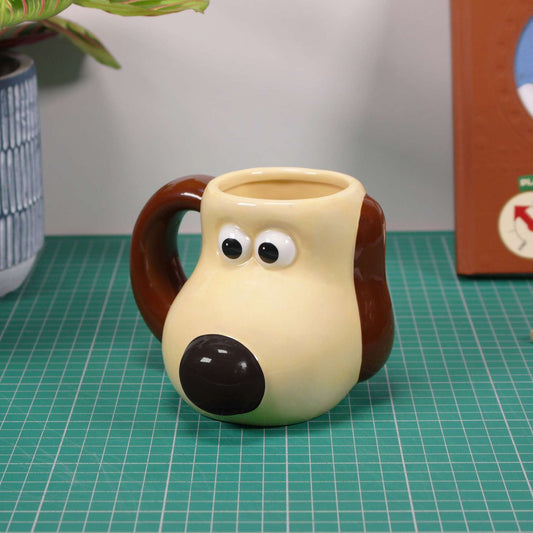 Wallace & Gromit Gromit Shaped Mug at home