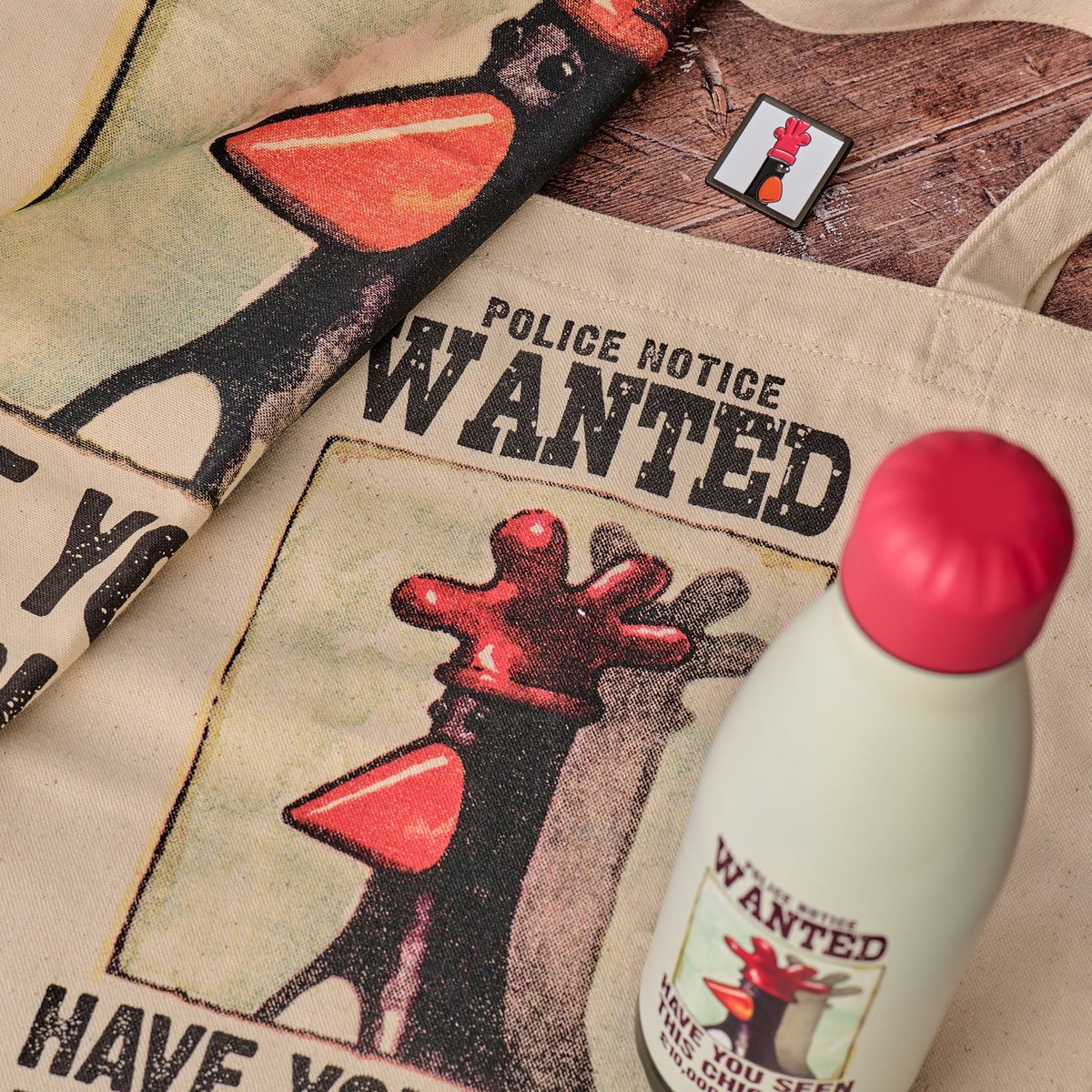 Wallace & Gromit Feathers McGraw "Wanted" Shopper at home